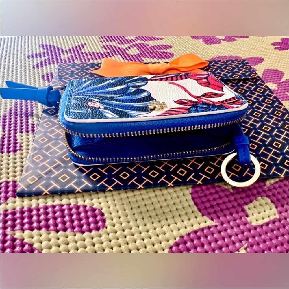 TORY BURCH ๐ธ FLOWER WALLET. - Picture 4 of 5